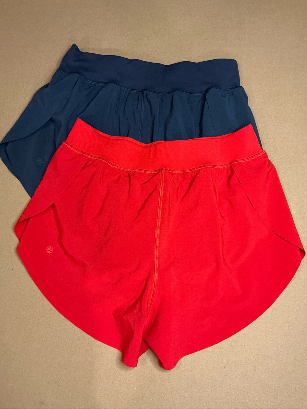 CRZ YOGA Feathery-Fit Soft Dolphin Lined Shorts 3" โข Set of 2 โข Size Small - Picture 3 of 13